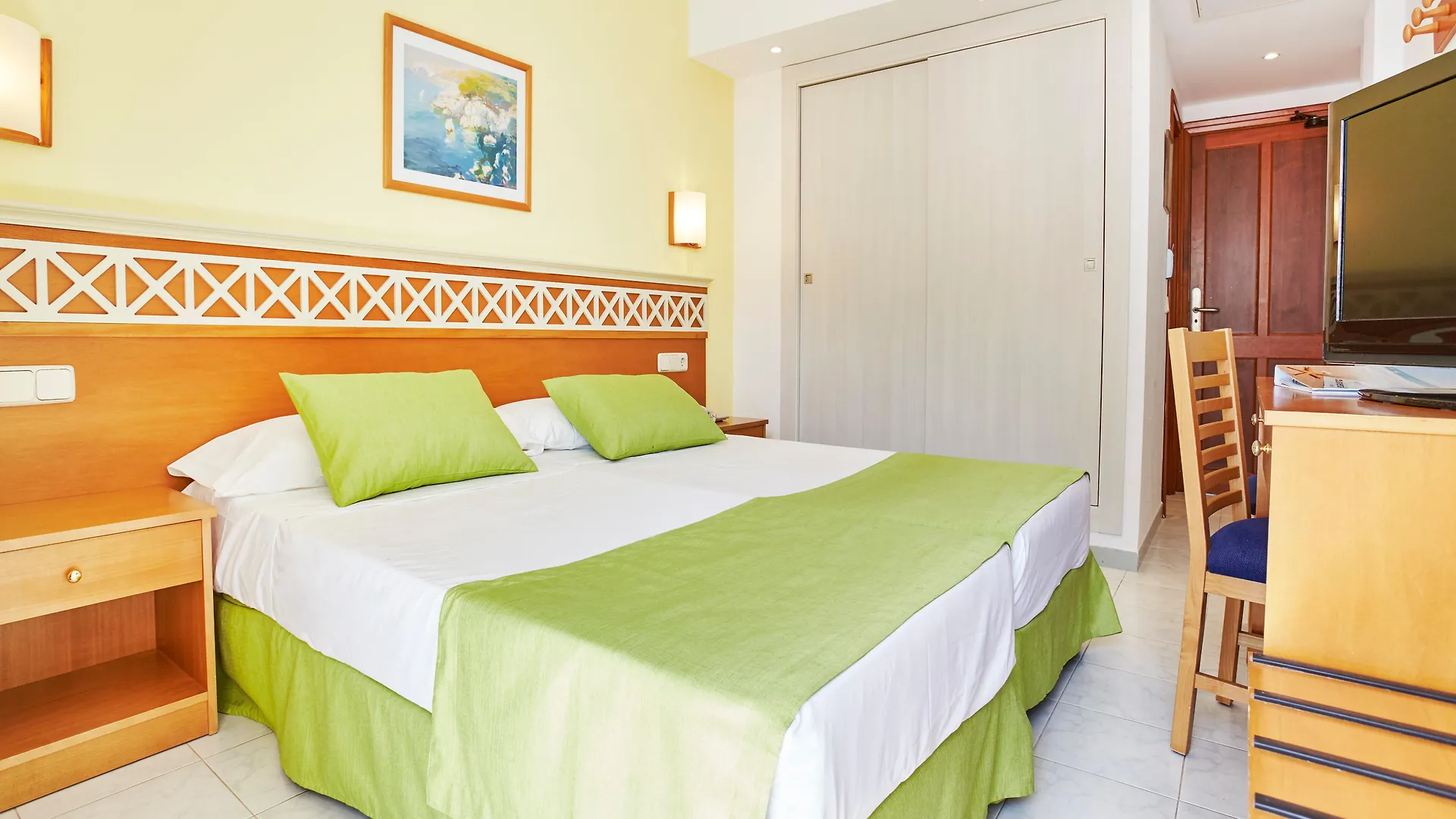 Universal Hotel Bikini Cala Millor