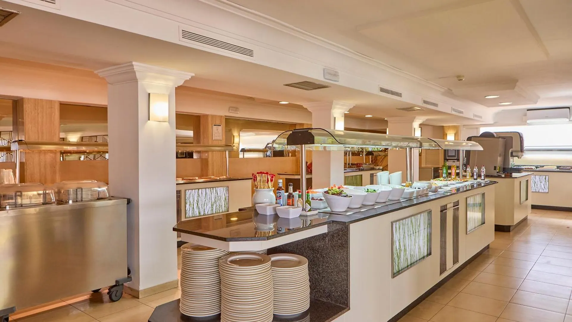 Universal Hotel Bikini Cala Millor  İspanya