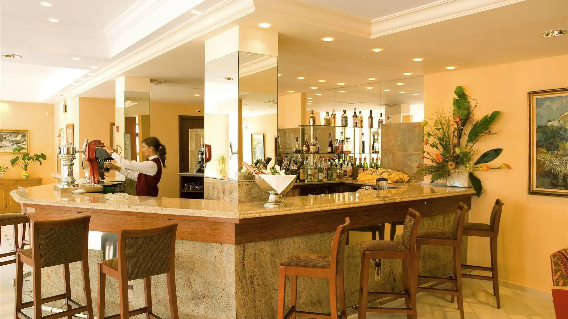 Universal Hotel Bikini Cala Millor  İspanya